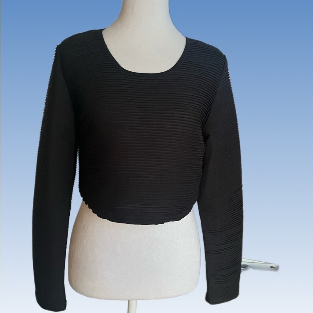 TEEN VOGUE FOR Mstylelab Black Ribbed Crop Top size L